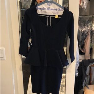 Alice + Olivia Size 2 Navy Peplum Dress
